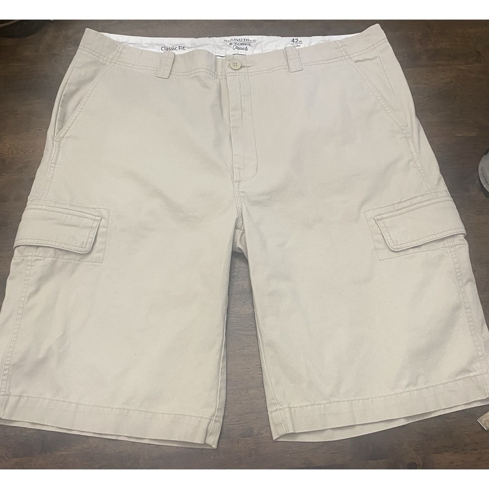 NWT Roundtree & Yorke Cargo Shorts Men 42 x 12 Inseam Straight Khaki